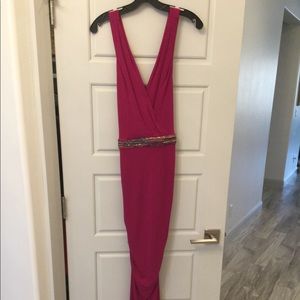 Nicole Miller fuchsia evening formal sleeveless V-neck gown with beaded waist